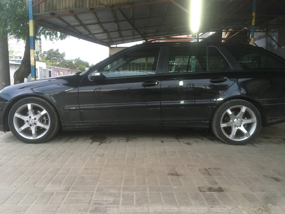 Продаж дисків Hoedus. Відкотився на R16 1