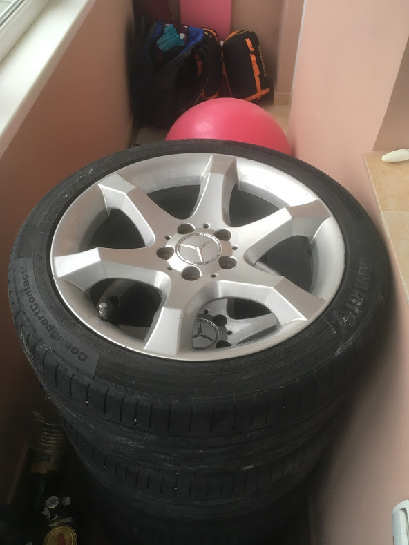 Продаж дисків Hoedus. Відкотився на R16 3
