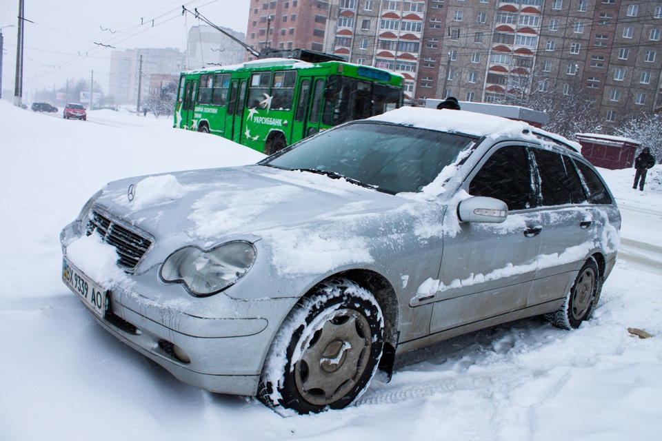 Зима не відступає)) 1