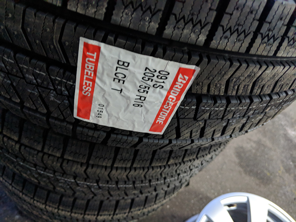 Зимова гума (Bridgestone Blizzak Ice) та перевзуття 1