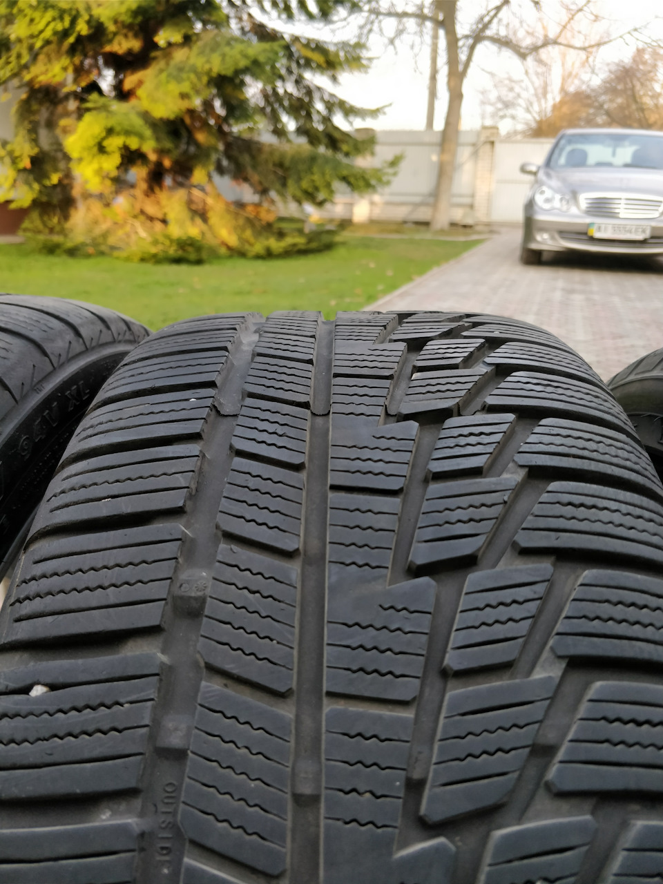 Барига пост) продам гуму 225/45/17 зима. 5 балонів 3