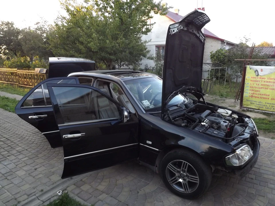 W-202 C250 Авто під розбирання.