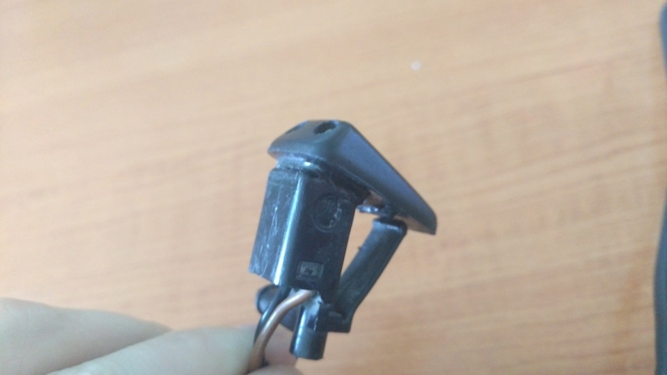 форсунка омивача. 1