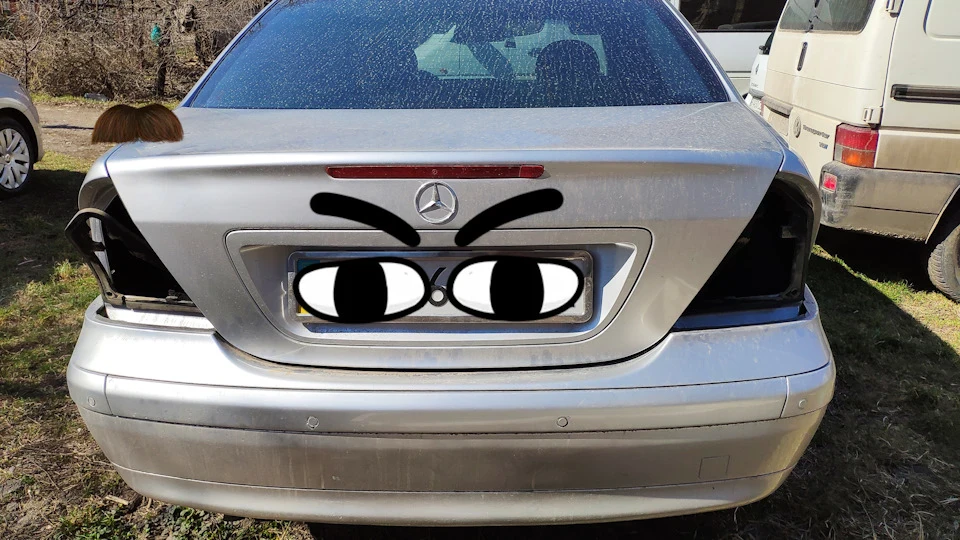 Як зняти задні фари(стопи) w203