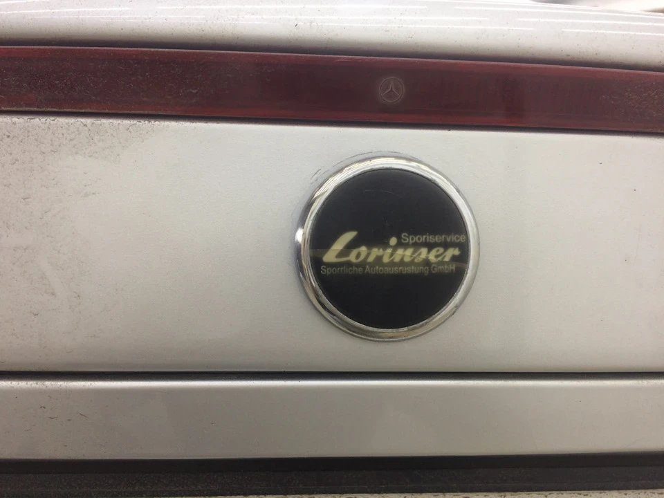 Установка значка Mercedes
