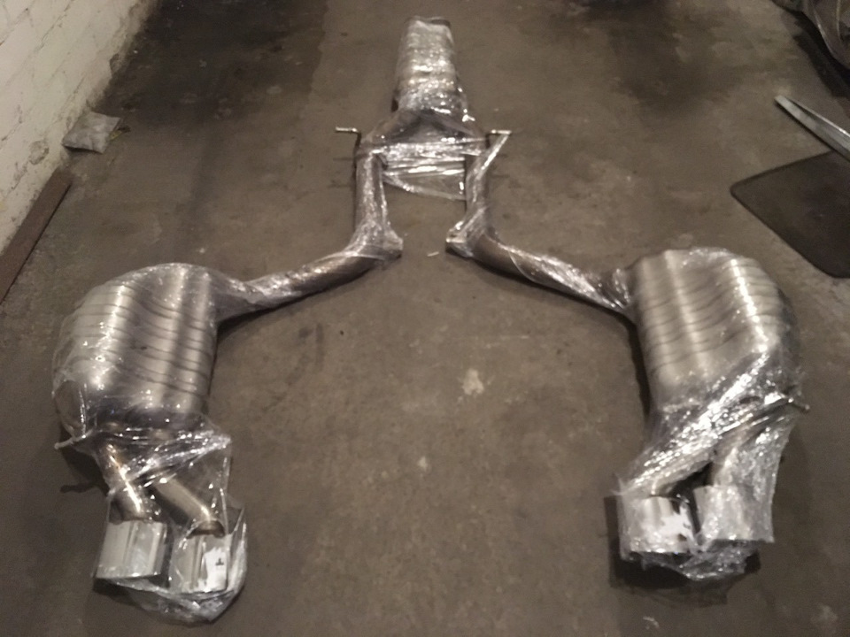 Приїхав вихлоп С63 AMG 1