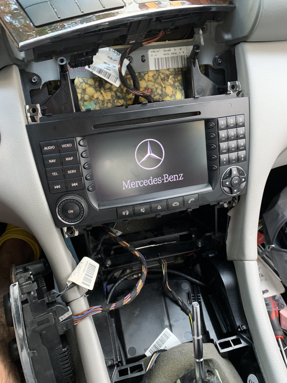 Доснащення. Заміна Audio 50 APS на Comand NTG 2.0 w203 4
