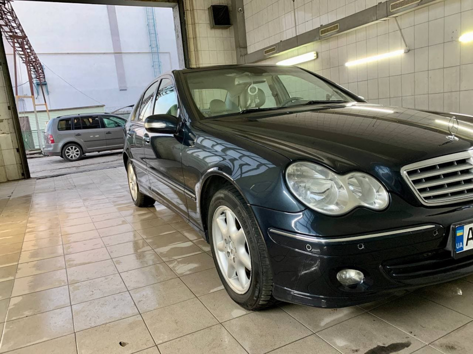 Кузовний ремонт W203. Частина 3. Фото. 3