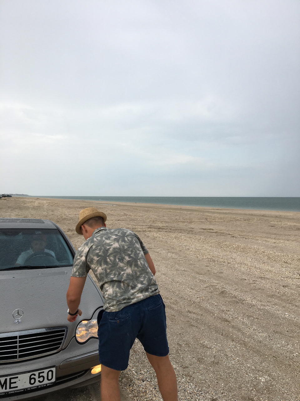 Ніколи не зупиняйтеся на пляжі по фоткатися, а то буде ... 3