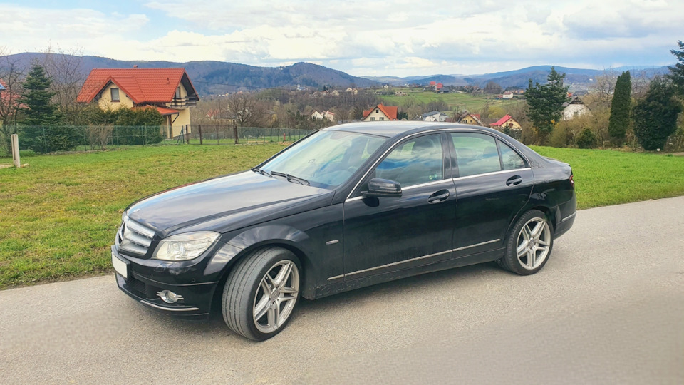 ¤ - 1 У Mercedes-Benz немає року - є стан. 1