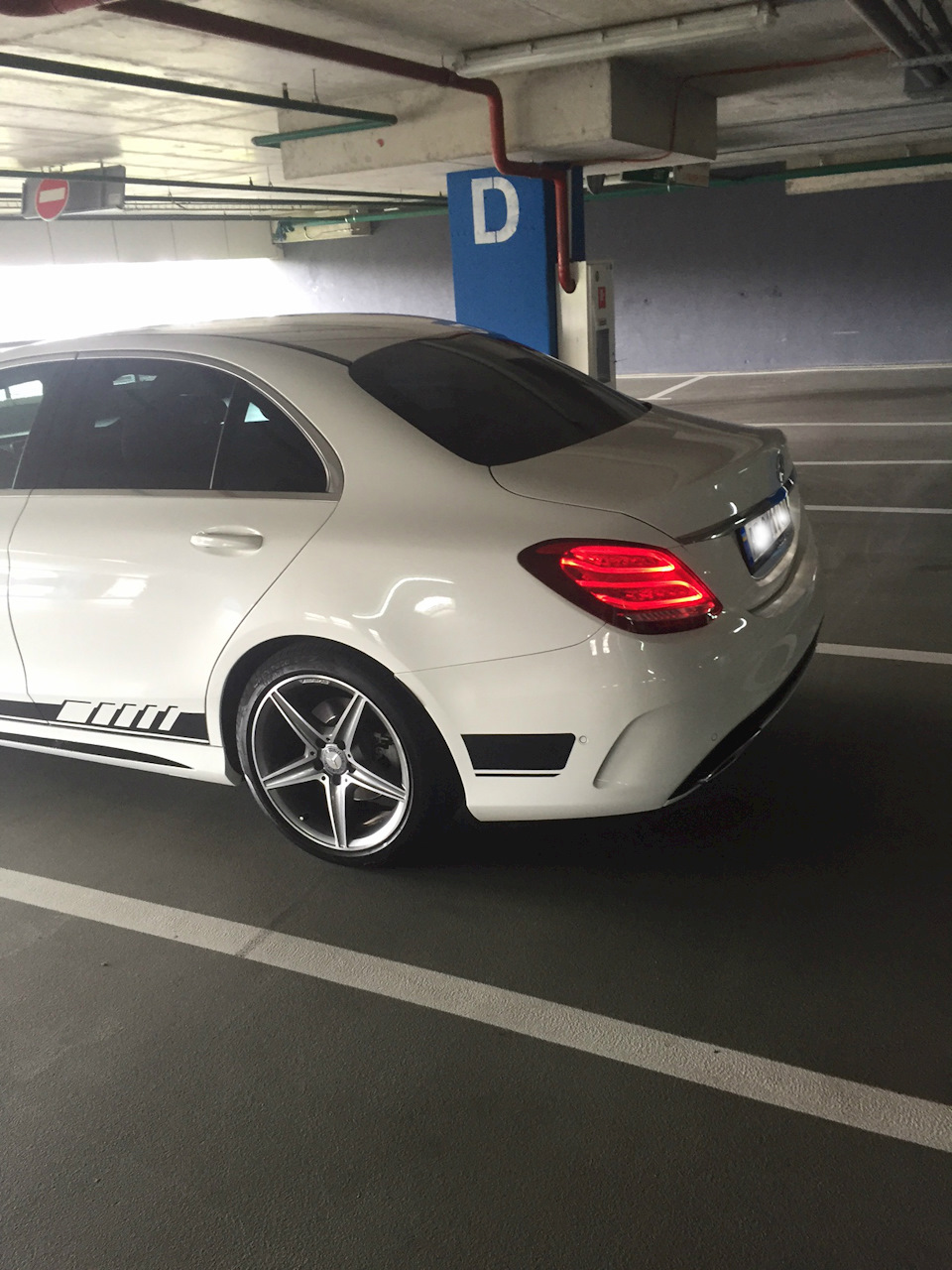 наклейки amg63 та пороги в чорний колір 2