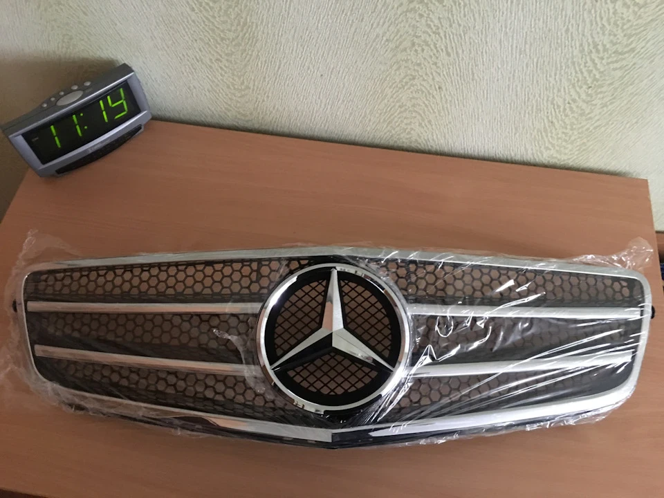 Грати радіатора C63 AMG