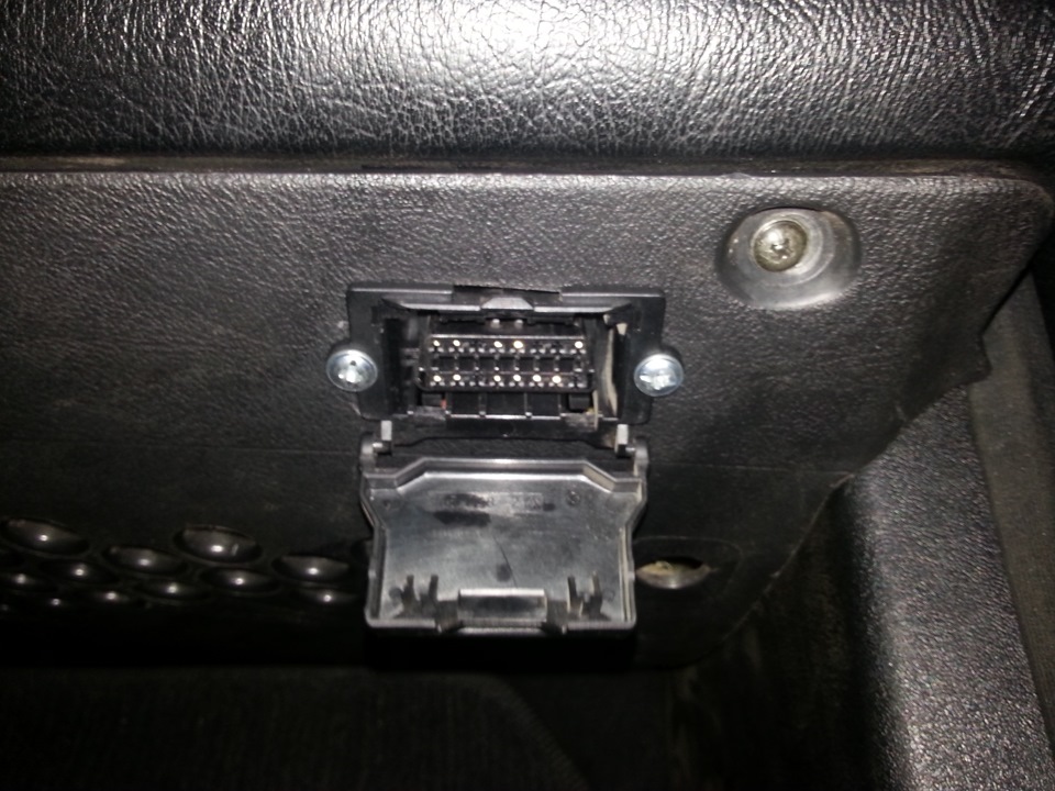 Додав OBD 2 роз'єм 2