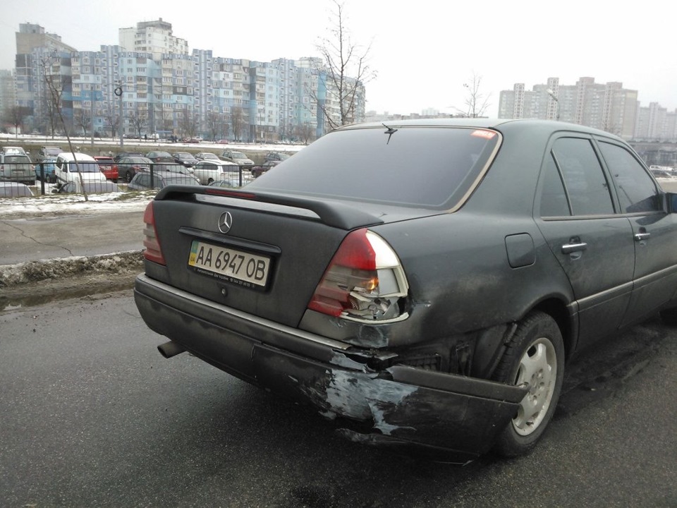 Їхав зустрічкою, наздогнали в жопу. 1