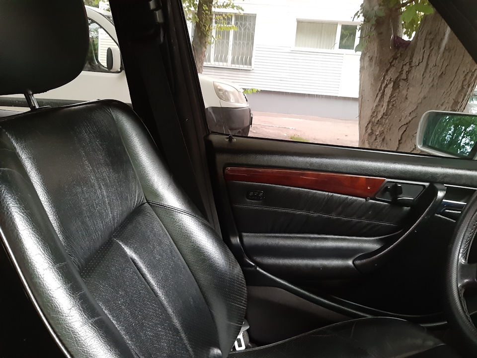 21. Шкіряний салон 2