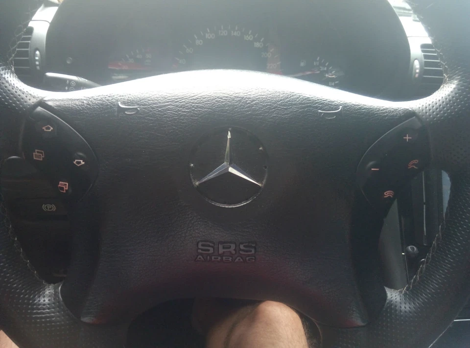 #70 значок у подушці airbag