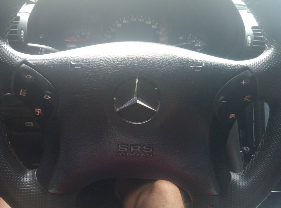 #70 значок у подушці airbag 1