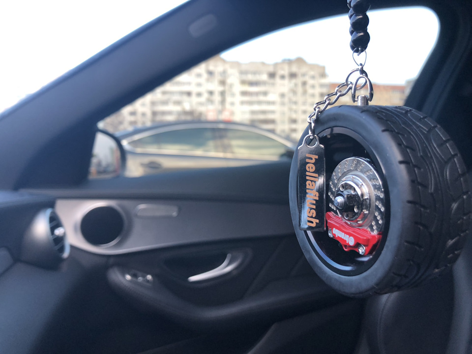 Підвіска на дзеркало у вигляді колісного диска AMG 4