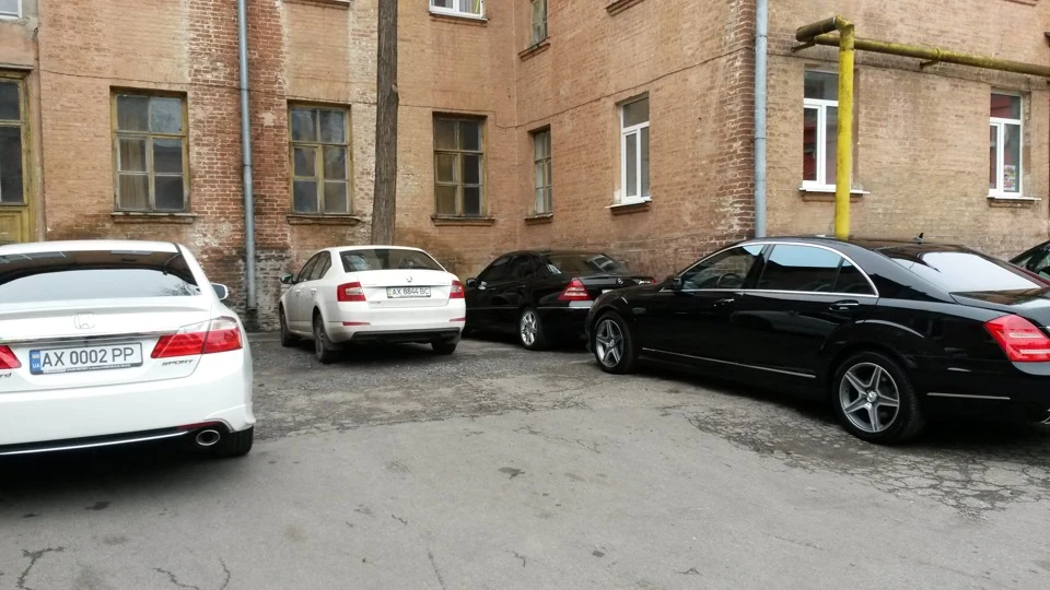 Васю прикрив собою великий брат :))))