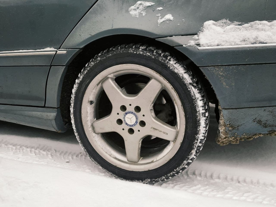 Щастить тому хто щастить Заміна гуми Nokian Hakkapeliitta 9 225/45 R17 94T XL шип Фінляндія 3