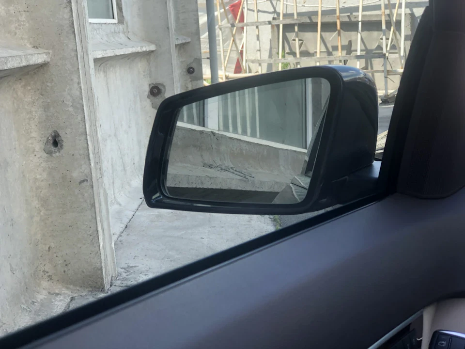 З Америки до Європи. Дзеркала