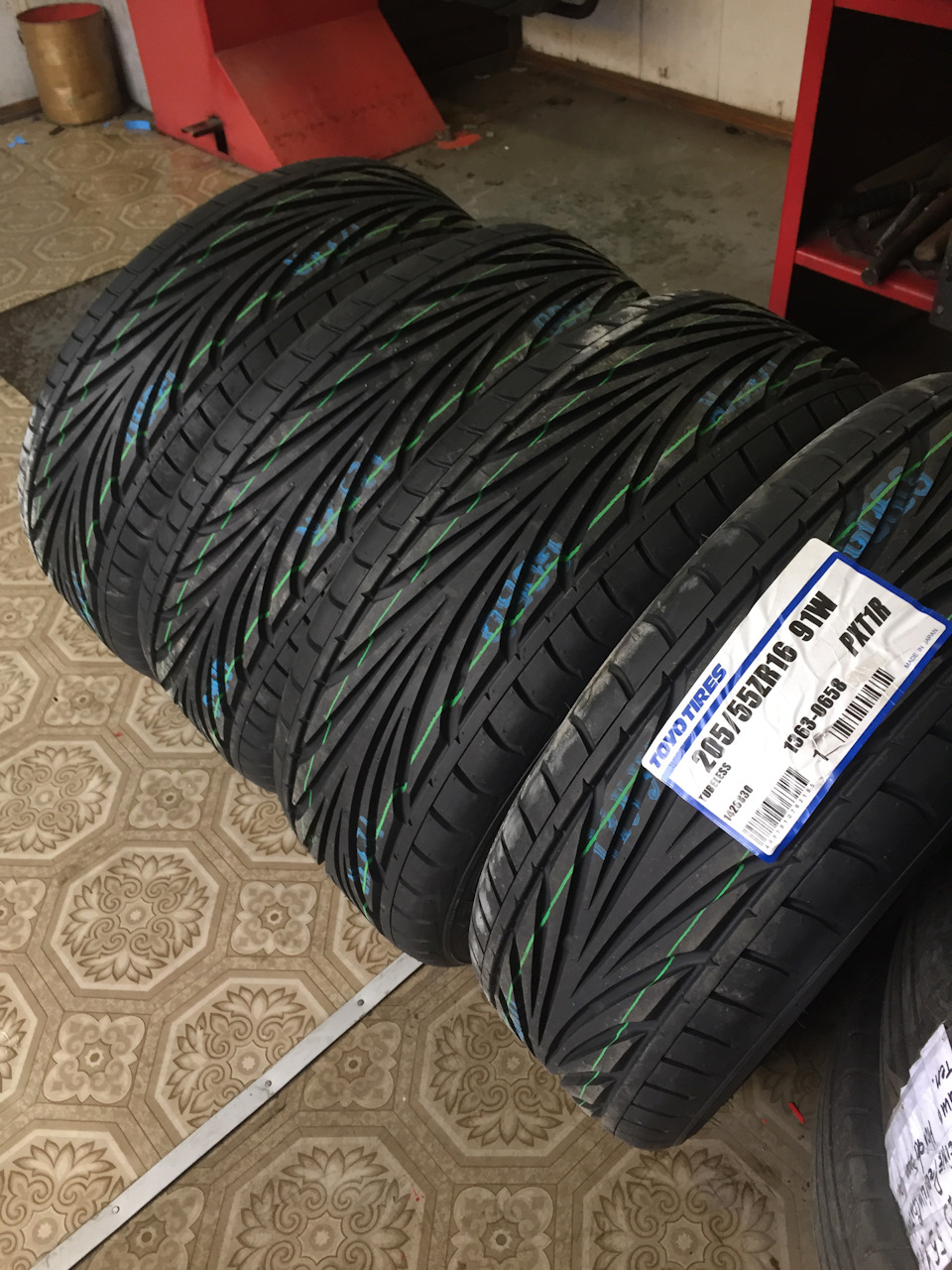 TOYO Proxes T1R 205/55 R16 1
