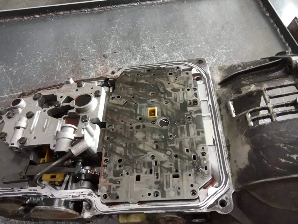Що буде, якщо ... залити подвійний рівень масла в коробі