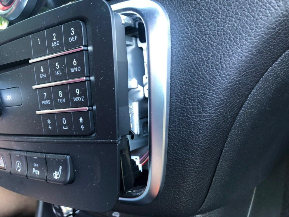 Дістаємо застряглий диск (ні) з Mercedes Comand 5