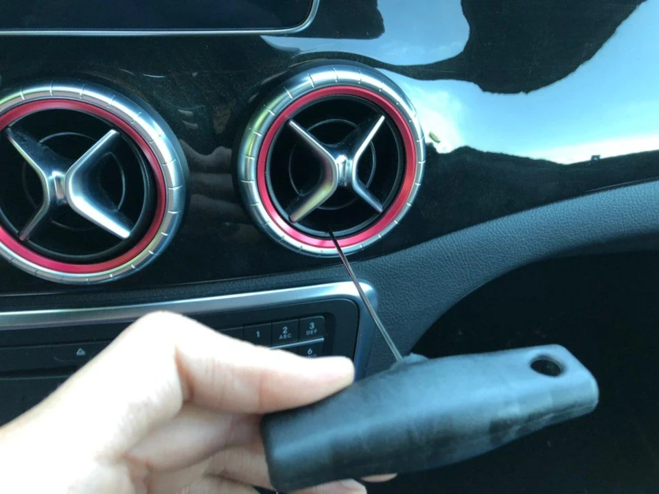 Дістаємо застряглий диск (ні) з Mercedes Comand