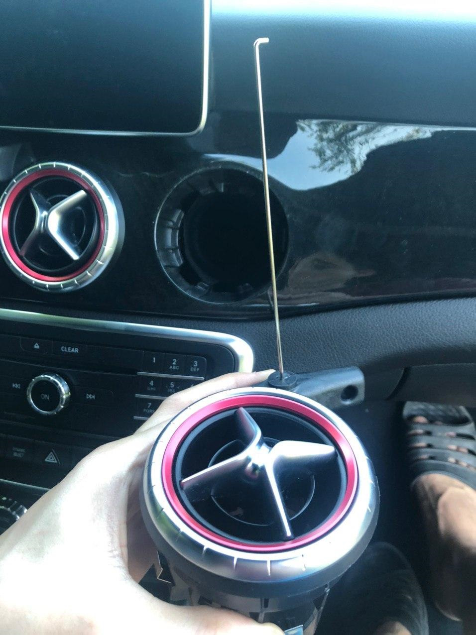 Дістаємо застряглий диск (ні) з Mercedes Comand 2