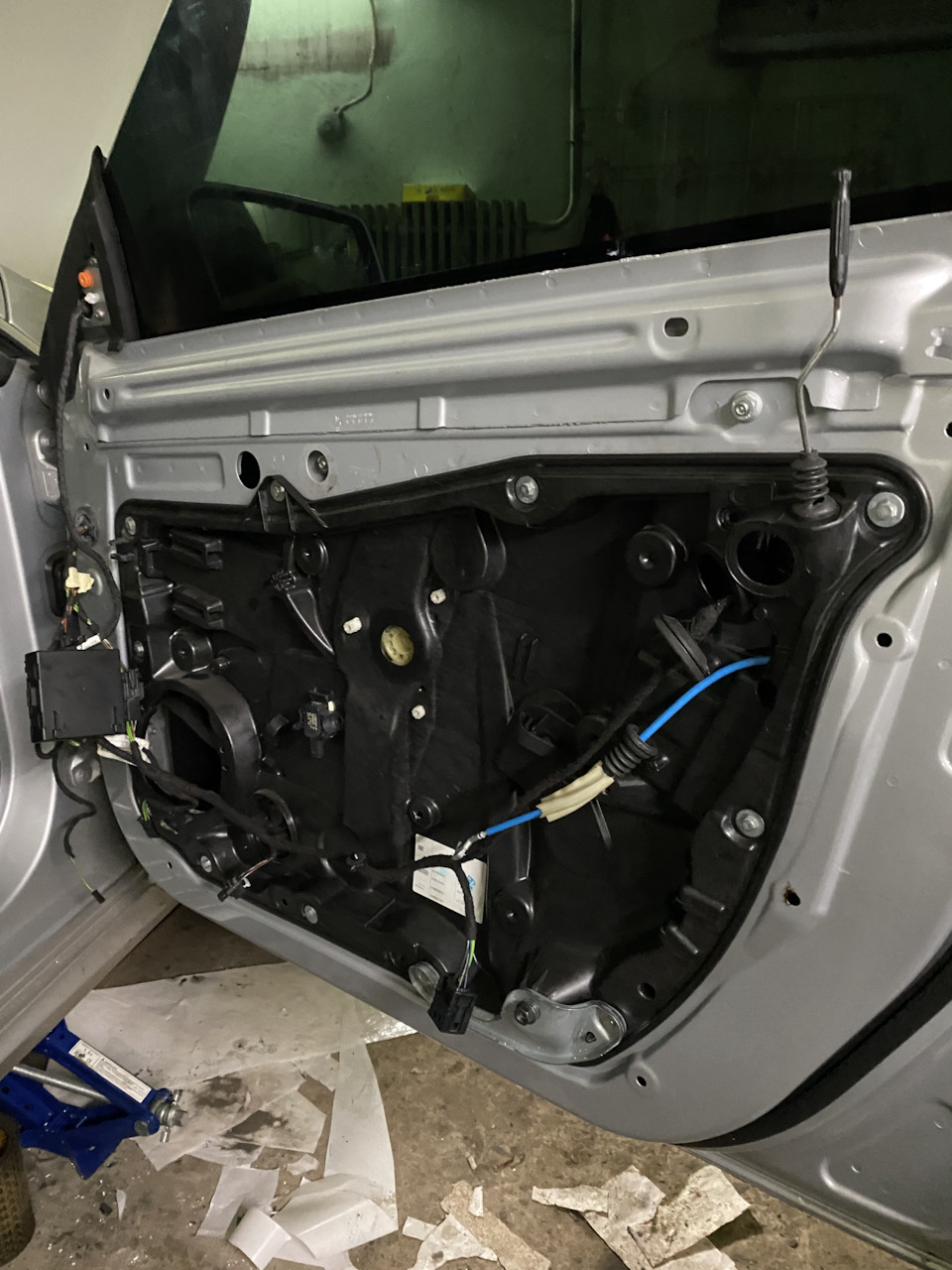 Висвердлювання Заклепок дверей CLA250 4