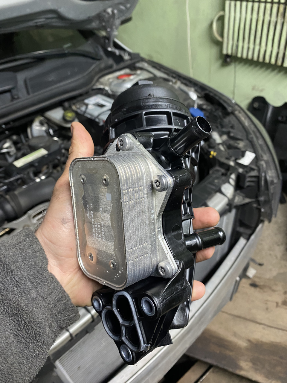 Заміна корпусу Масляного Фільтру CLA250 1