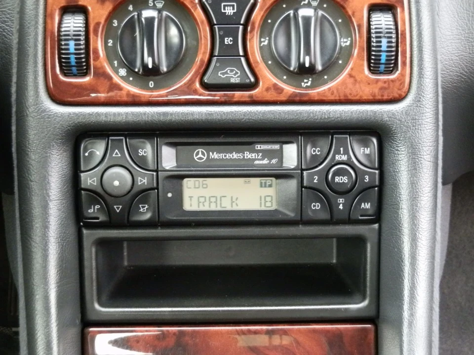 Заміна Pioneer AVH-P5900DVD на штатну систему з підключенням CD Changer'а
