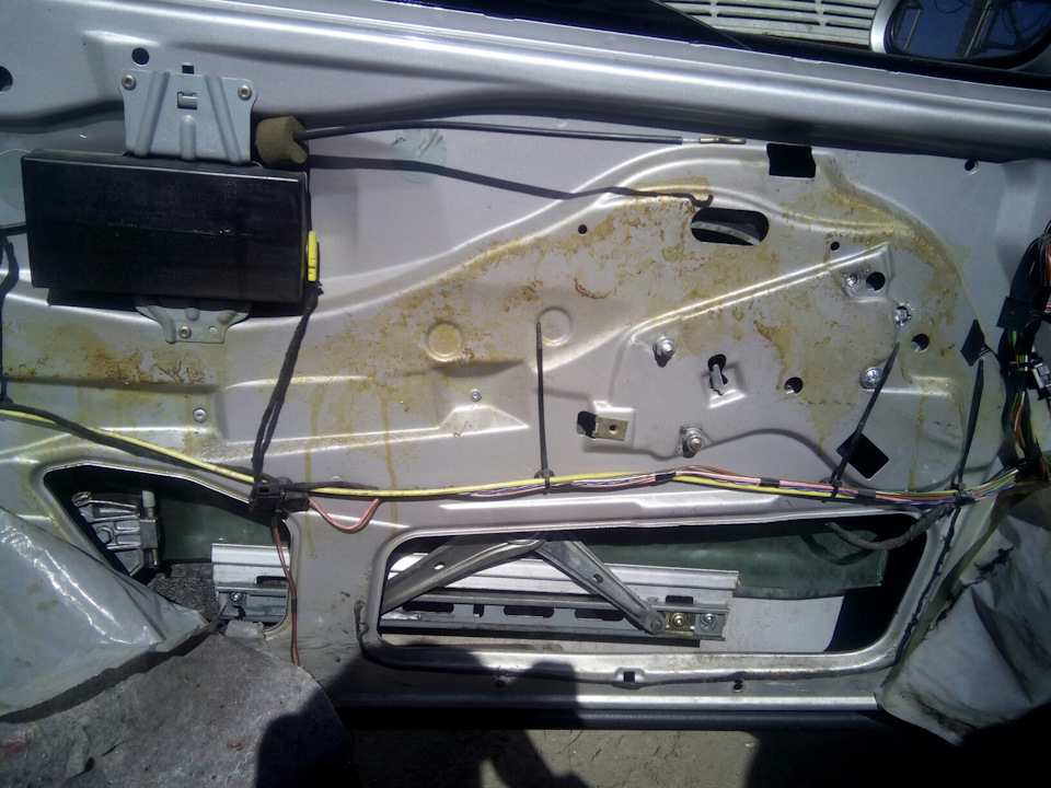 Заміна склопідйомника w208 3