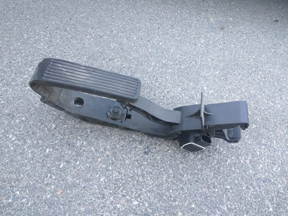 AMG педалі на W209 C209 A209 W203 W211 W219 3