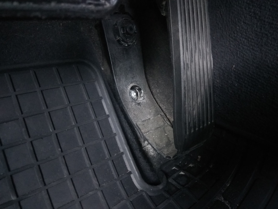AMG педалі на W209 C209 A209 W203 W211 W219 2