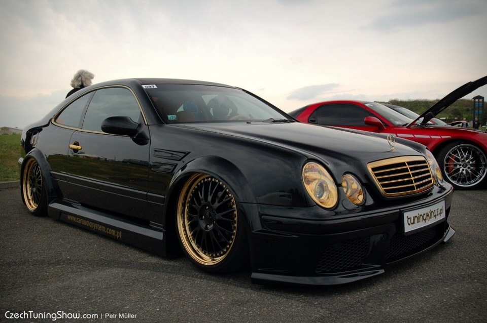 Gold CLK W208 3