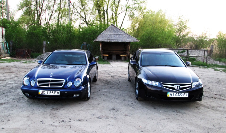 Mercedes-Benz CLK & Honda Accord 1