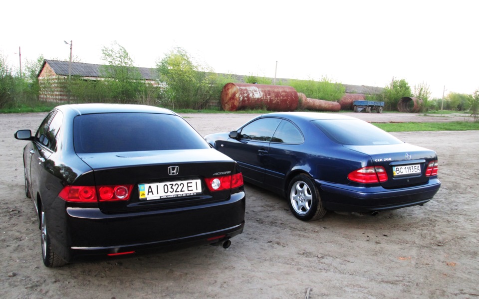 Mercedes-Benz CLK & Honda Accord 4