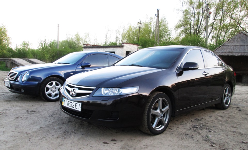 Mercedes-Benz CLK & Honda Accord 2