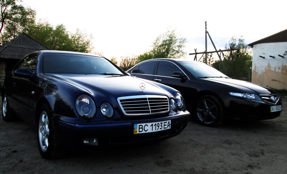 Mercedes-Benz CLK & Honda Accord 3