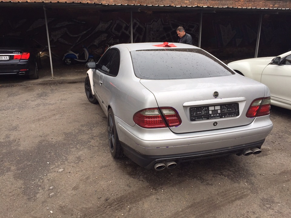 голий CLK 5