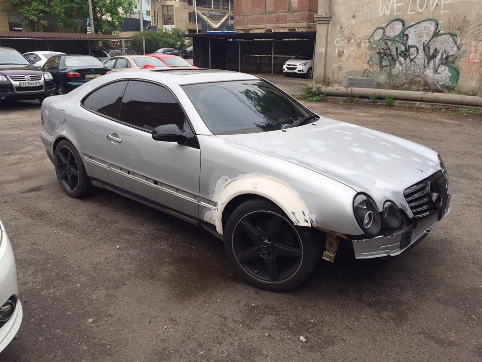 голий CLK 2