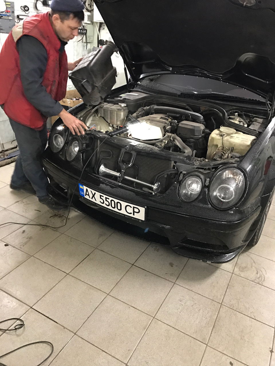 Заміна лампочок у фарах 3
