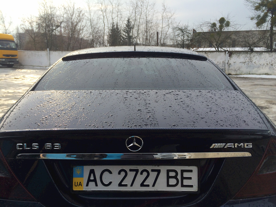Встановлення задньої бленди та шаблі на багажник CLS500 4