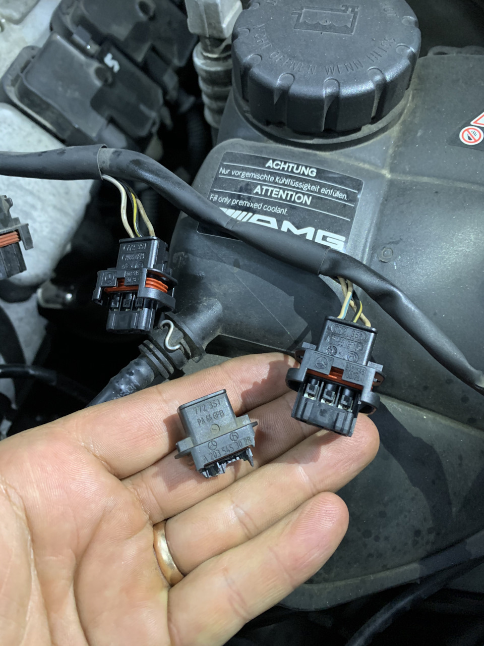 А 230 545 30 28 Роз'єми котушок m113 Mercedes w219 cls500 3