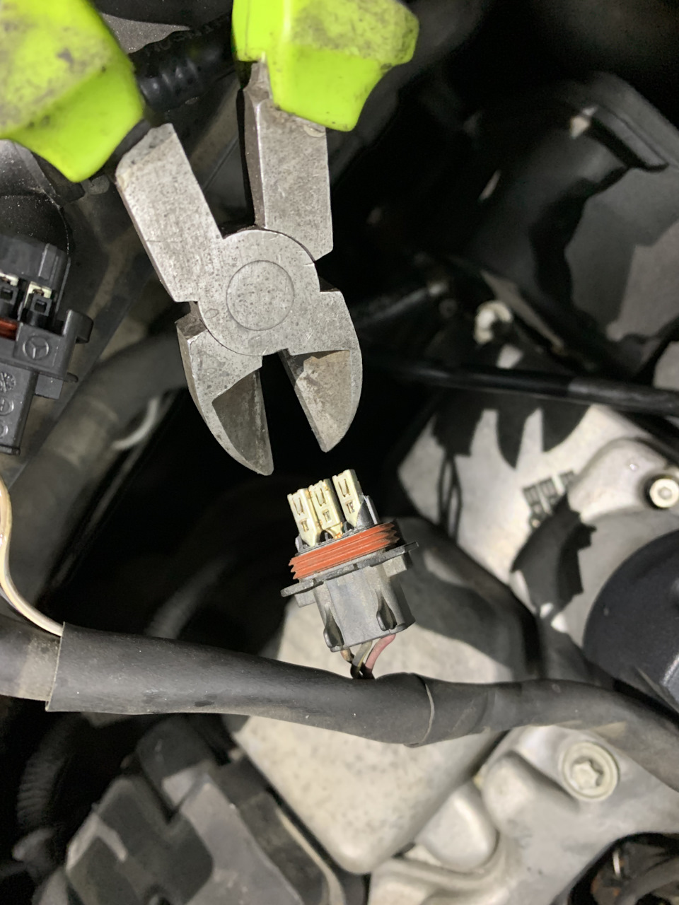 А 230 545 30 28 Роз'єми котушок m113 Mercedes w219 cls500 5