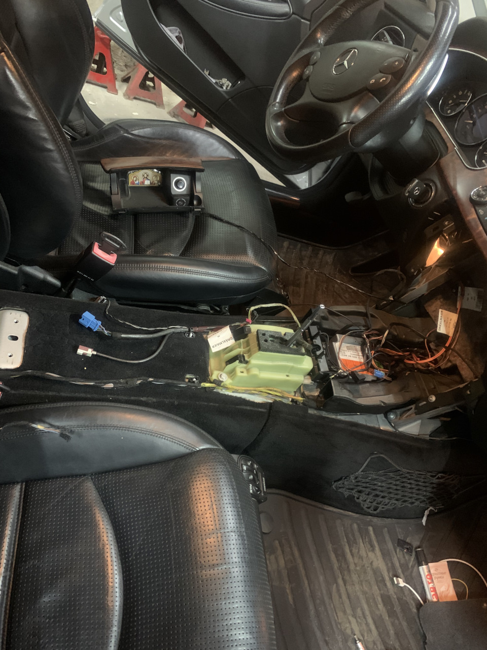 CLS w219 підлокітник Америка 5