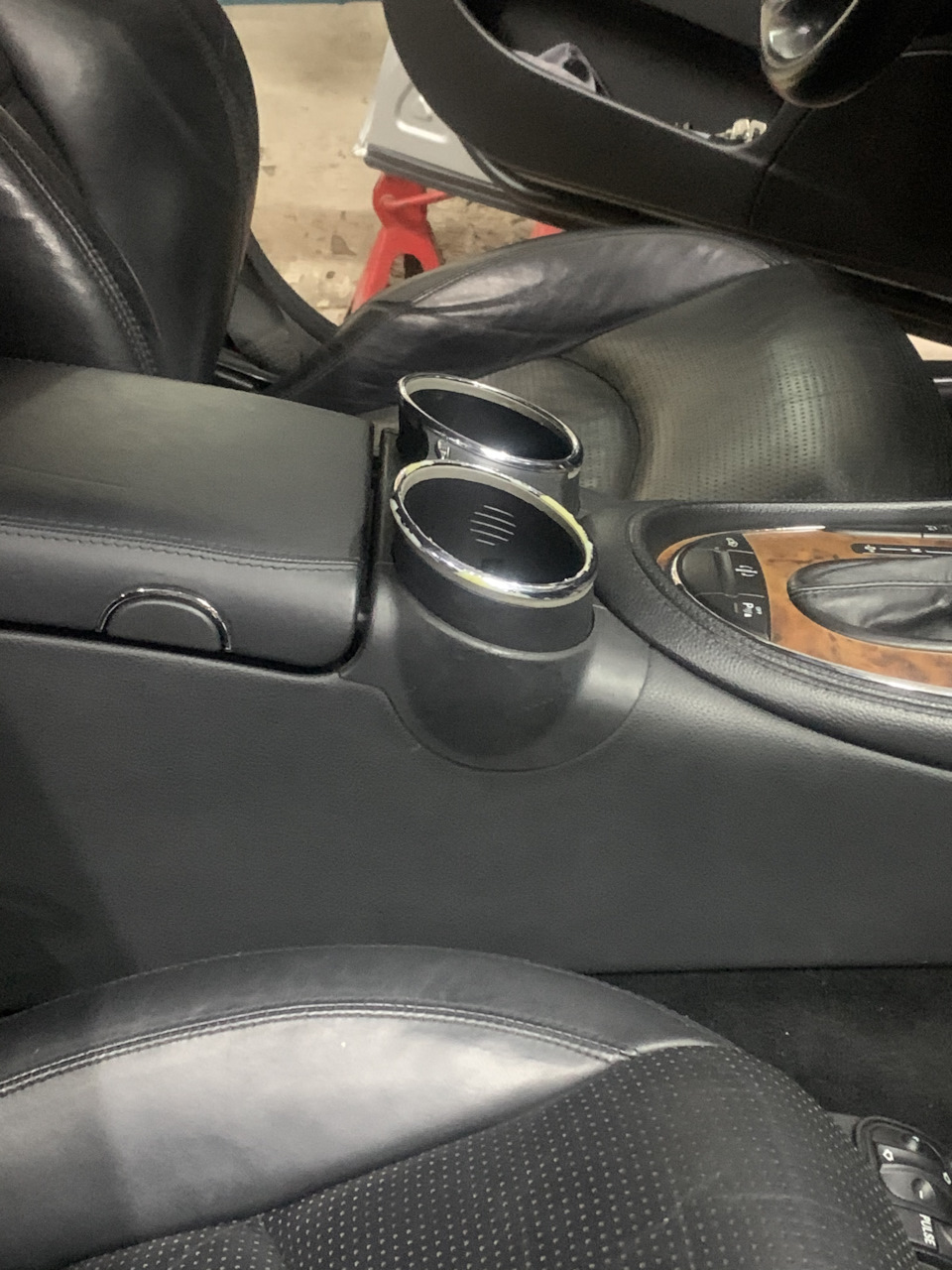 CLS w219 підлокітник Америка 1
