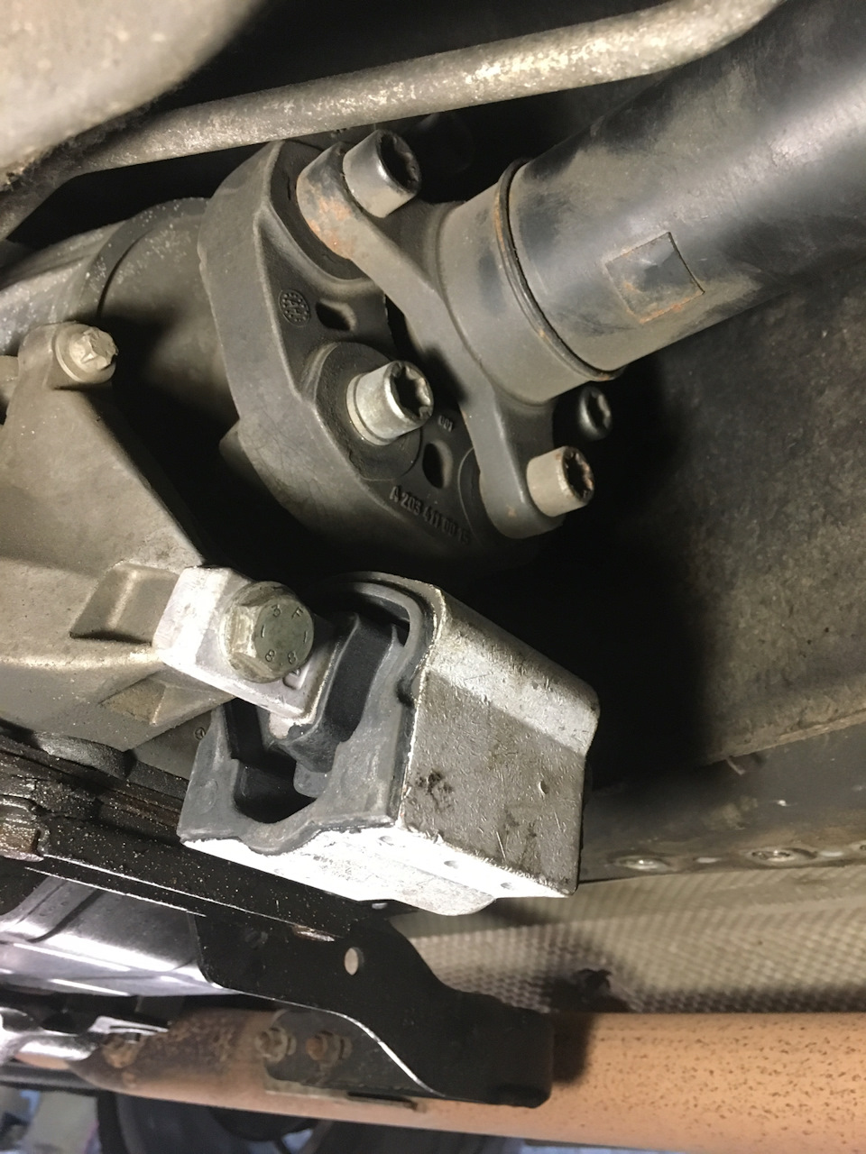CLS500 W219 заміна подушки АКПП, , , А 212 240 04 18, , , 5